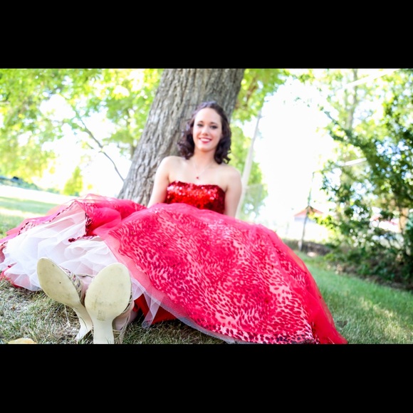 Tiffany Mermaid-Style Graduation Gown - Picture 3 of 4